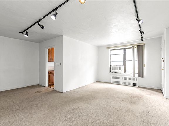 4th image of 196-32 69th Ave Floor 1