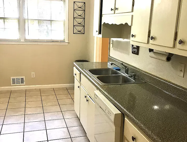 4420 Gary Ln NW #2 — Photo 2