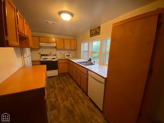 2nd image of 536 Edgerton Ave
