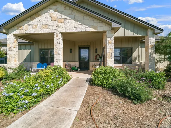 250 Private Road 4562, Hondo, TX 78861