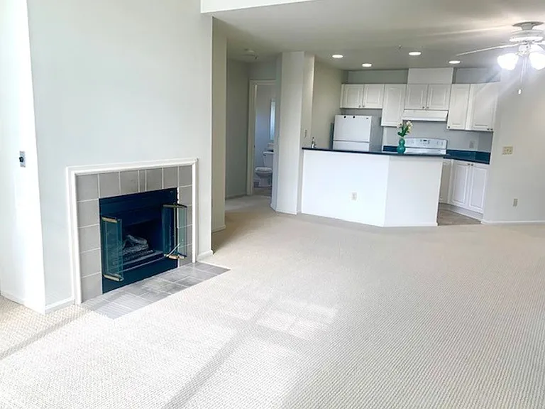 Bellevue Heights Apartments — Photo 17