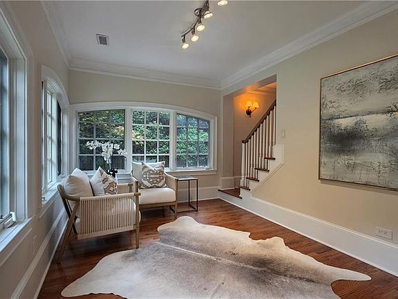 3rd image of 223 Brighton Rd NE