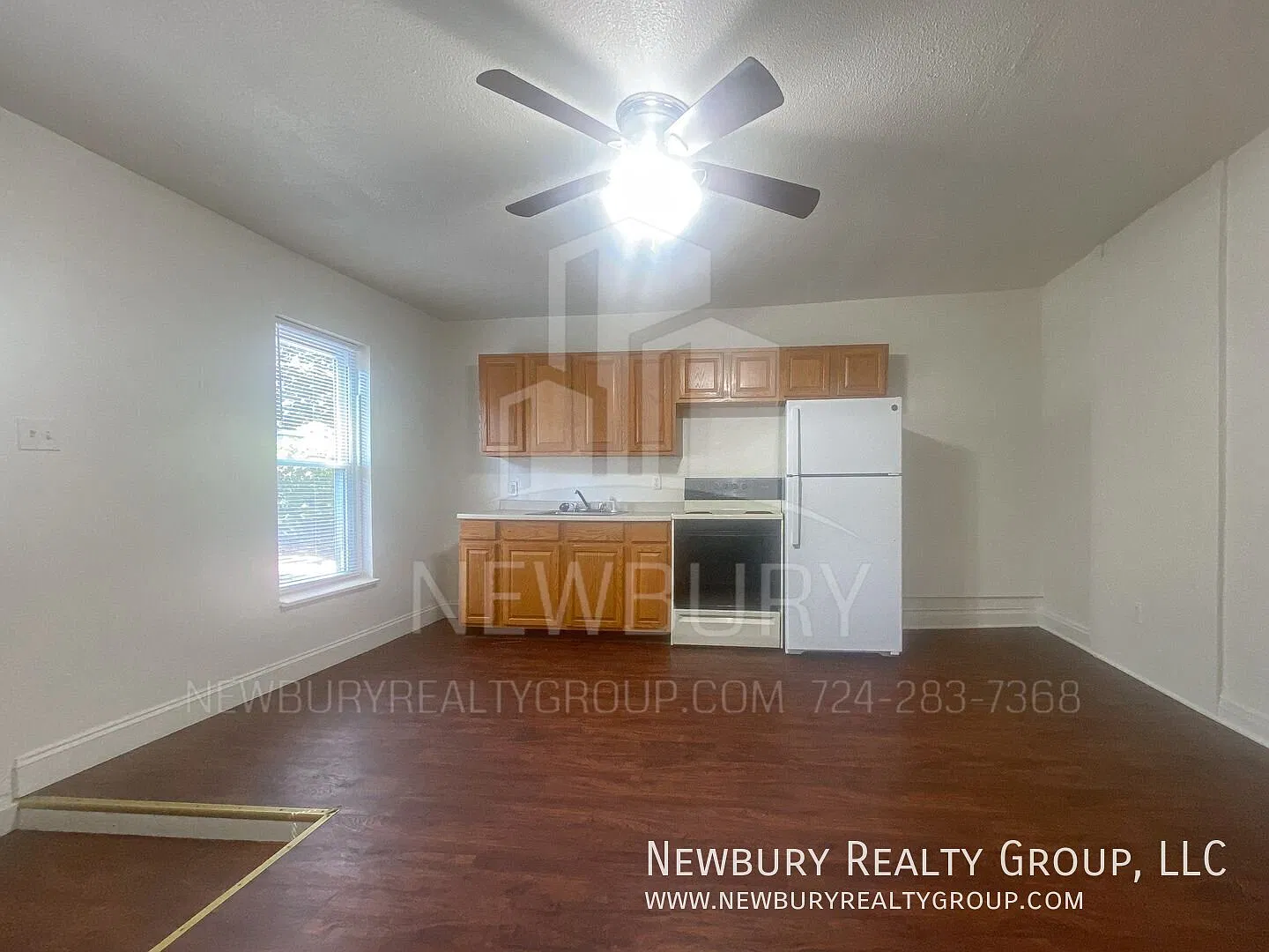Charming Two-Bedroom Townhouse-Style Apartment Ready for Move-In! — Photo 4