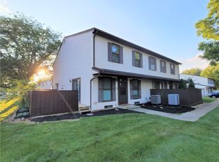 17212 Sheldon Rd #49D, Brookpark, OH 44142