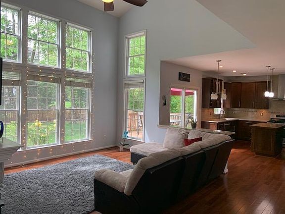 3rd image of 2517 Camberwell Ct