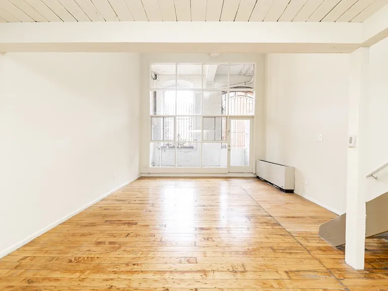 Juniper East — Photo 2