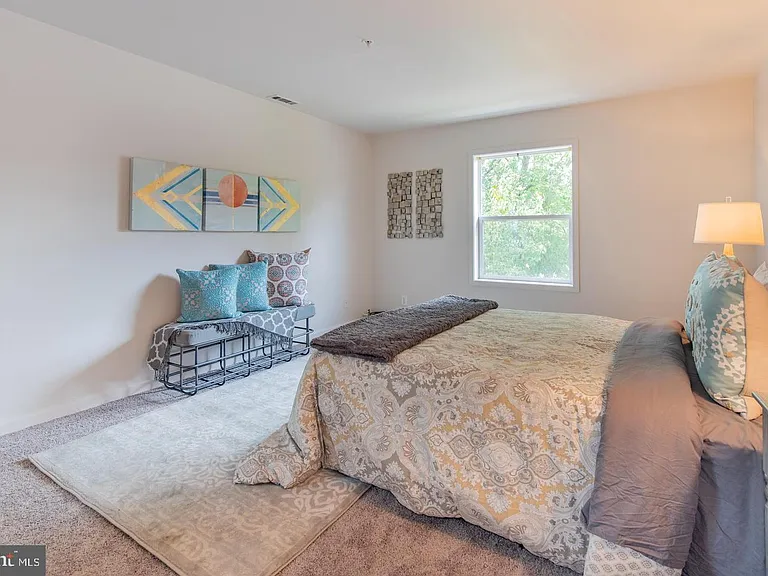 2024 Evansdale Dr — Photo 18