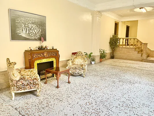 Rented by Virtual Real Estate | media 10