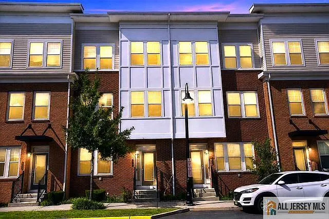 310 South Dr