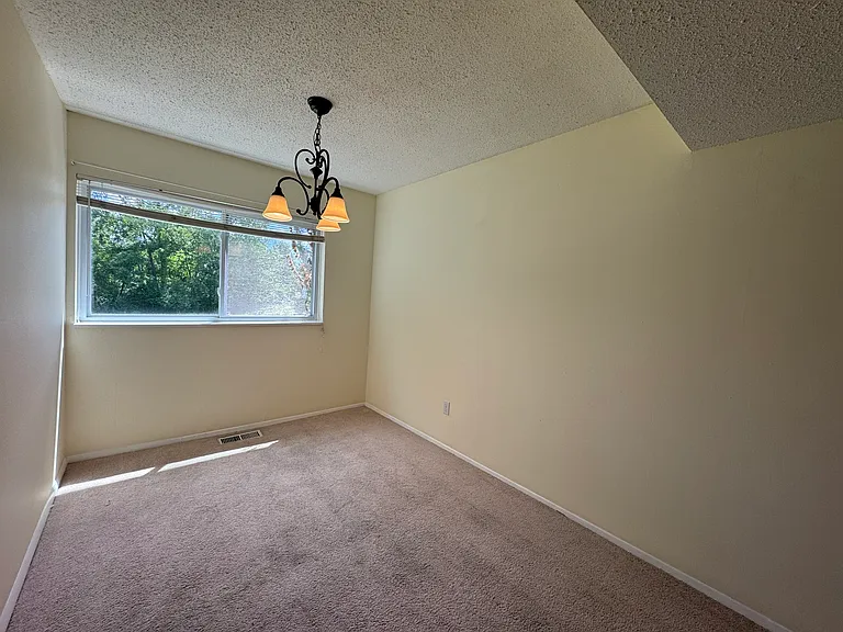 181 Carmel Woods Dr — Photo 4