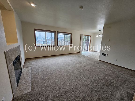 5th image of 140 167th St E