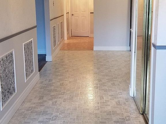 3rd image of 33 Elora Dr