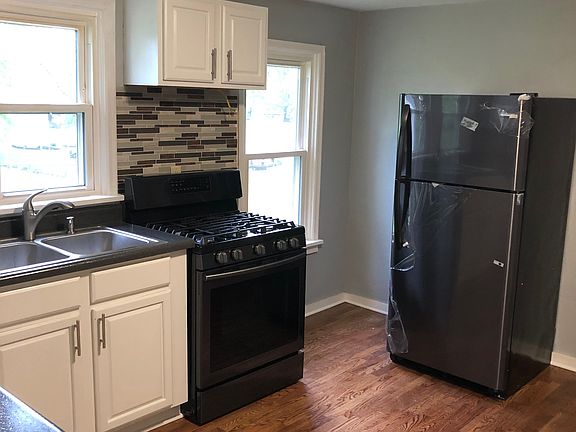 4th image of 2841 Vista Ln