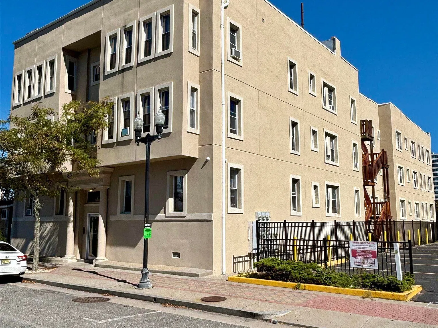 1 bed, 1.0 bath, $1,475 — Photo 4