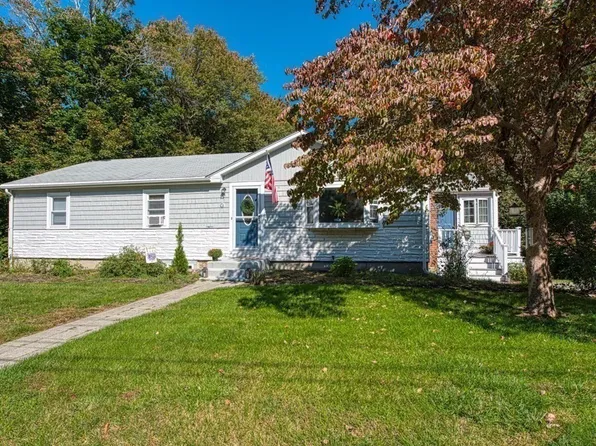 8 Gannett Ter, Sharon, MA 02067