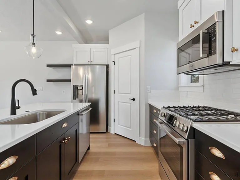 Bradbury Luxury Townhomes — Photo 25