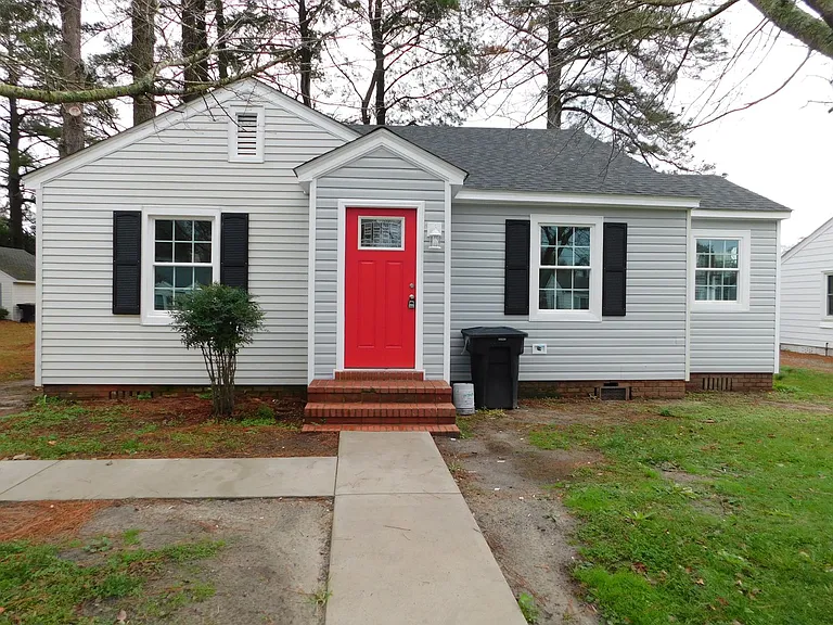 108 S Griffin St — Photo 1