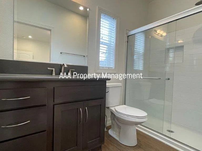 2035 Gill Port Ln #A — Photo 9