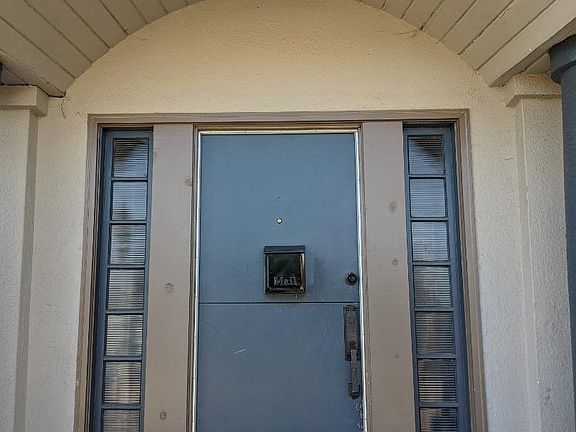 2nd image of 2707 Seminary Ave