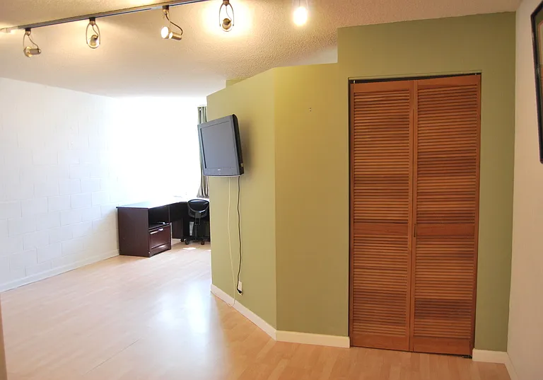 112 S School St #103 — Photo 3