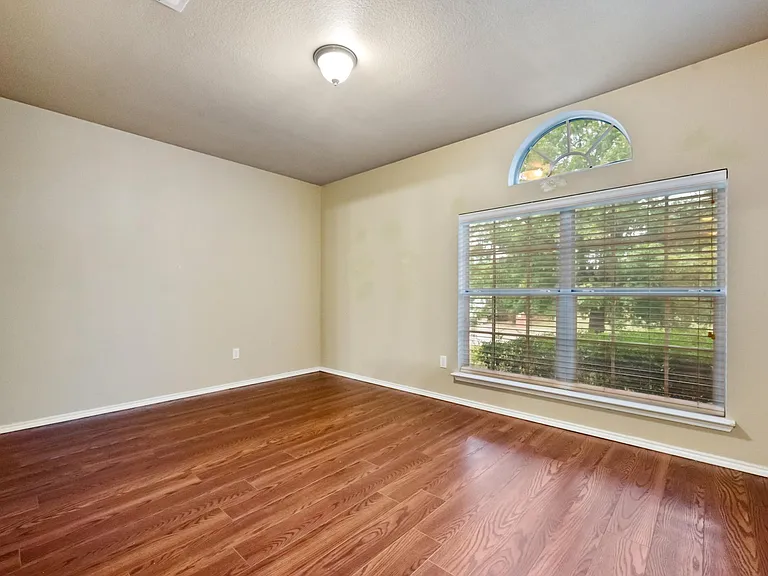614 Douglas Dr — Photo 22