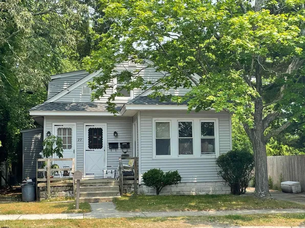 27 E Groveland Ave, Somers Point, NJ 08244