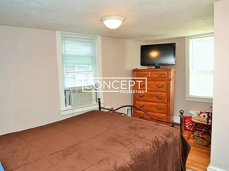 3 Roosevelt Ave #1 — Photo 10
