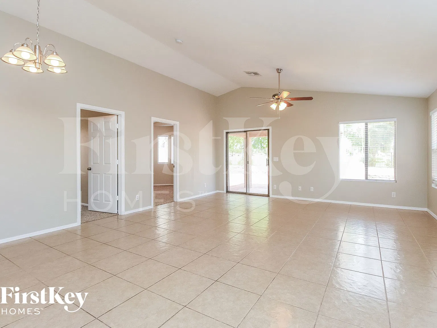 3 bed, 2.0 bath, 1301 sqft, $2,240 — Photo 4