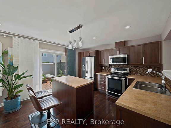 5th image of 3108 Burritts Rapids Pl