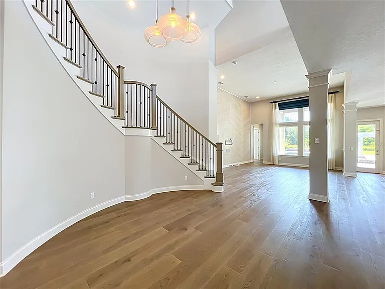 9646 Reymont St — Photo 11