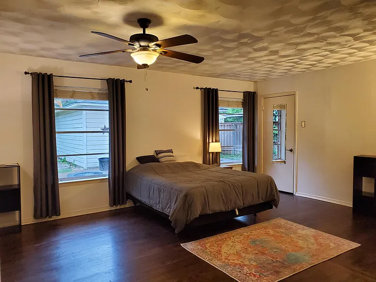 Large Bedroom Suite -15 Ft X 18 Ft w/ Walk In Closet.