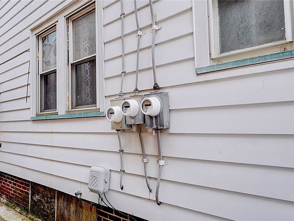 4th image of 328 NE Durnan St