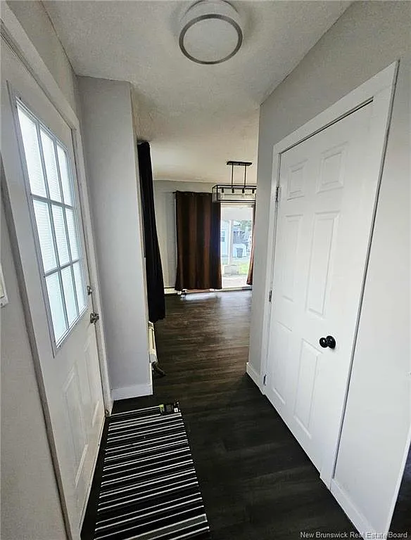 4 bed, 2.0 bath, 1830 sqft, $2,300 — Photo 3