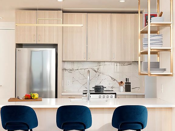 4th image of 240 Willoughby St APT 5G