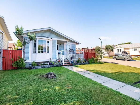 63 N Elder St, Red Deer, AB T4R 2C6