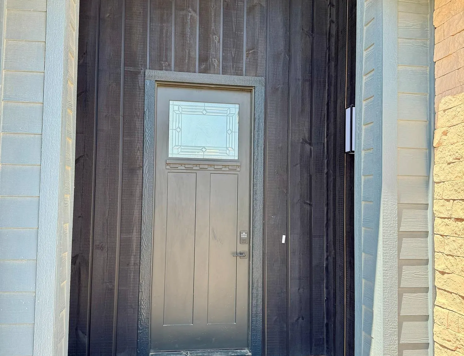 3 bed, 2.0 bath, 1607 sqft, $2,250 — Photo 2