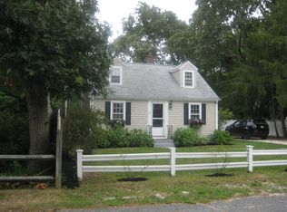 109 1st Ave, Osterville, MA 02655