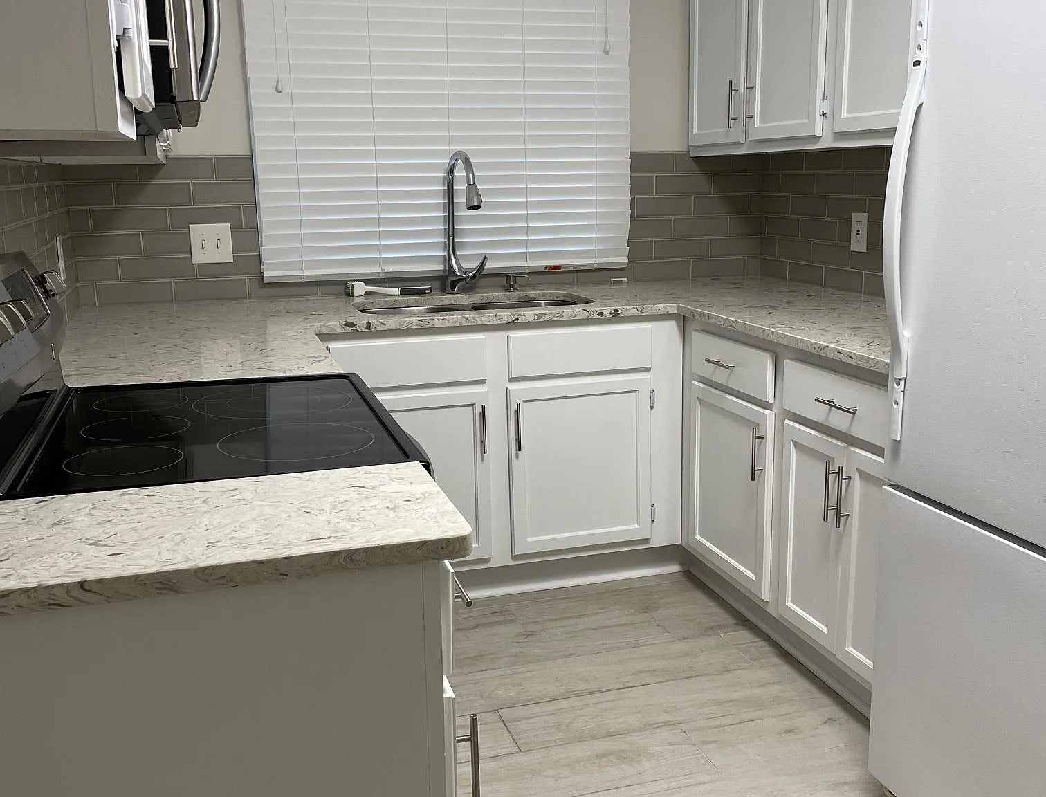 3 bed, 3.5 bath, 1700 sqft, $1,950 — Photo 2