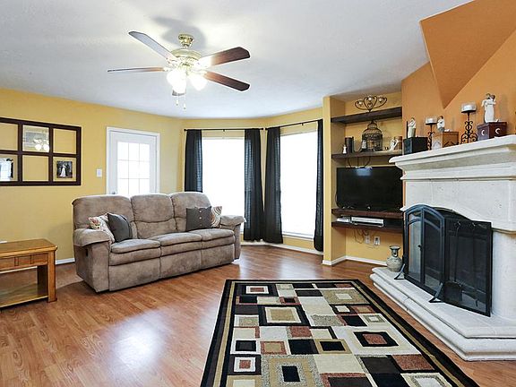 DEN / FAMILY ROOM - Picture yourself in this spacious room designed for informal gatherings and casu