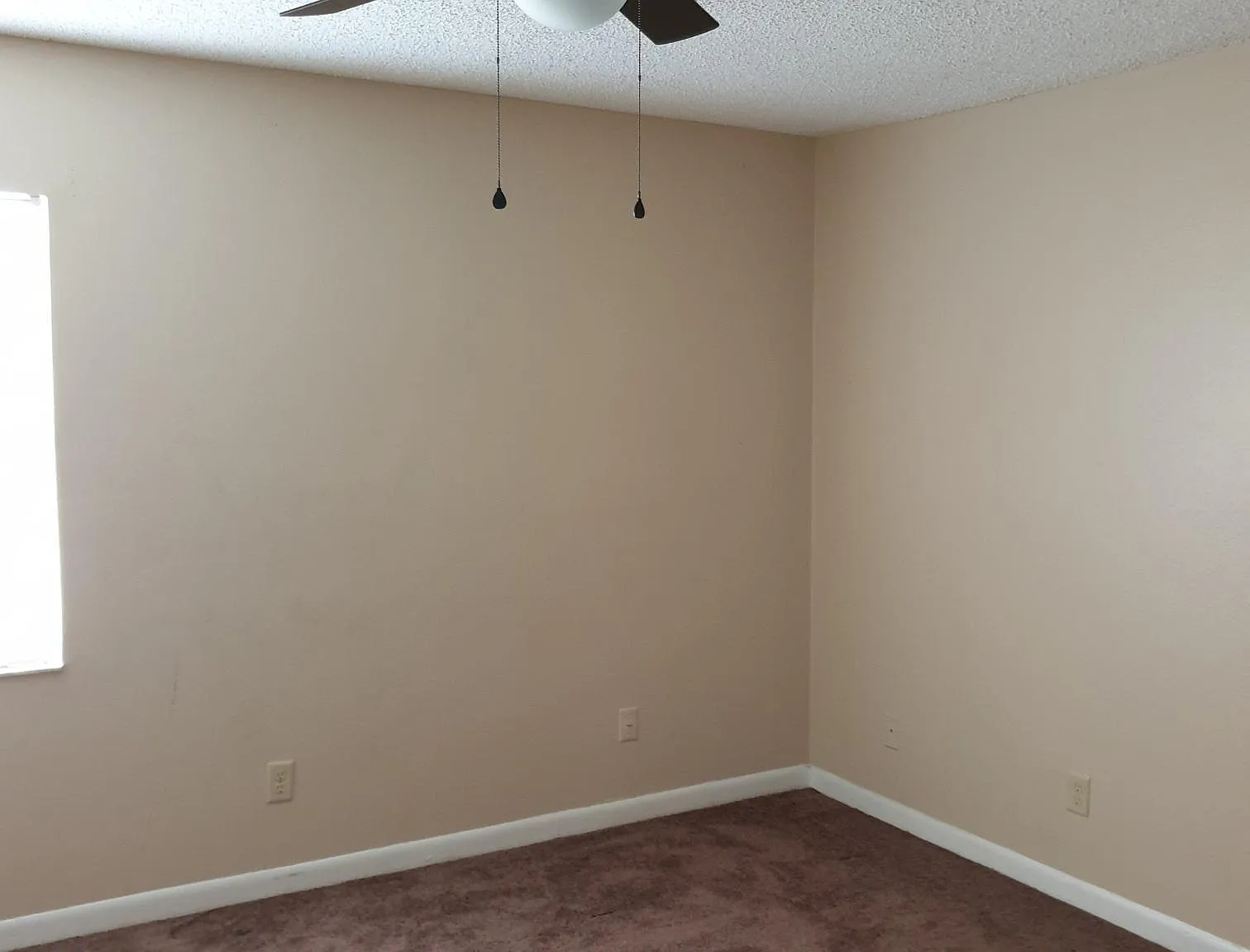 4 bed, 1489 sqft, $2,400 — Photo 2