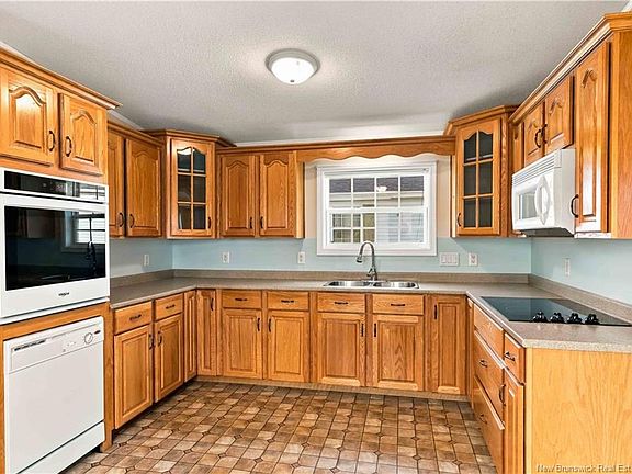 2nd image of 10 Northrup Cres