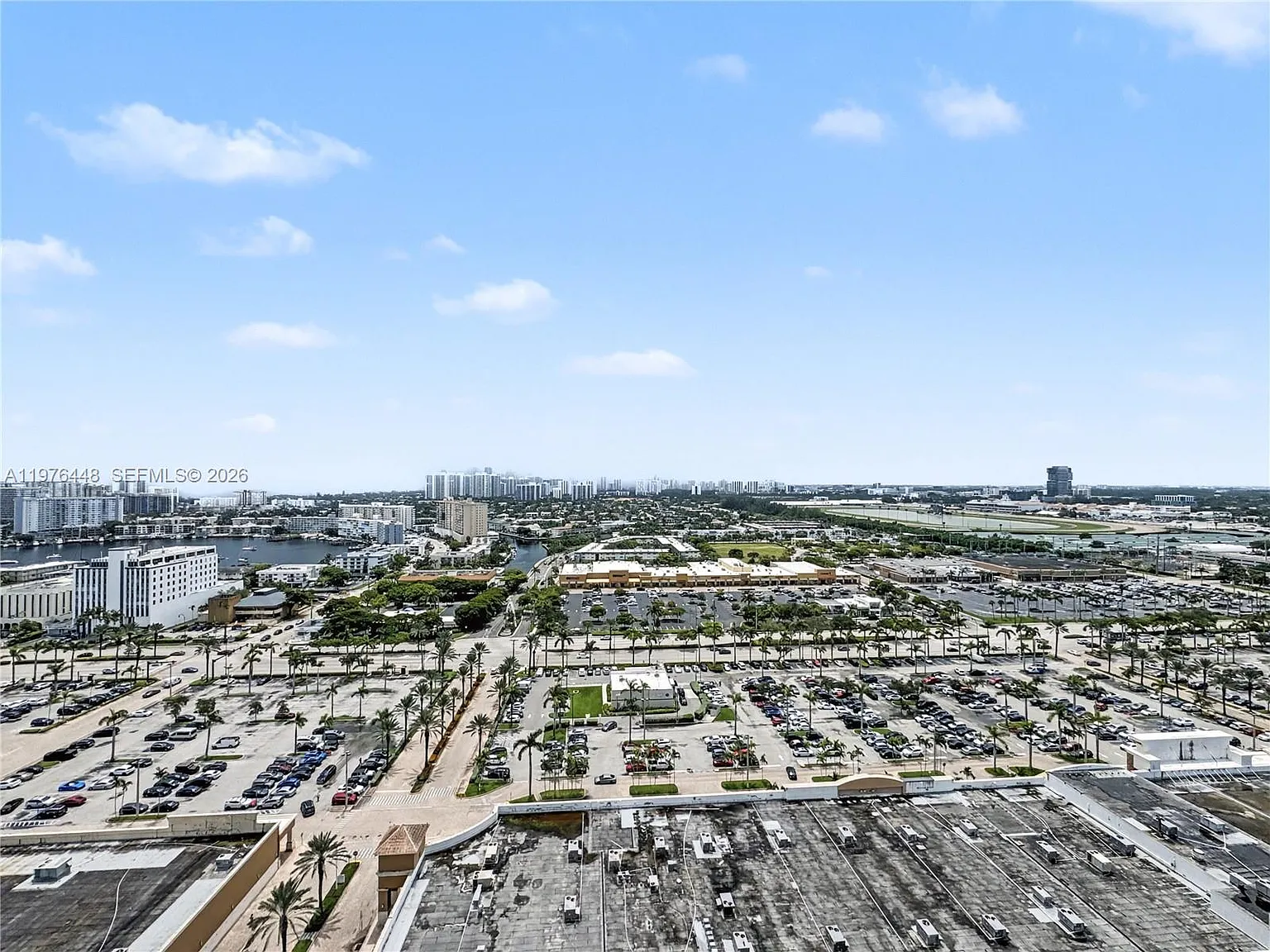 Duo Condominium East — Photo 2