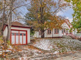 104 8th St E, Northfield, MN 55057