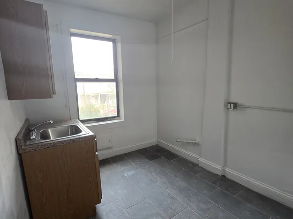 138-28 90th Ave #B5, Jamaica, NY 11435