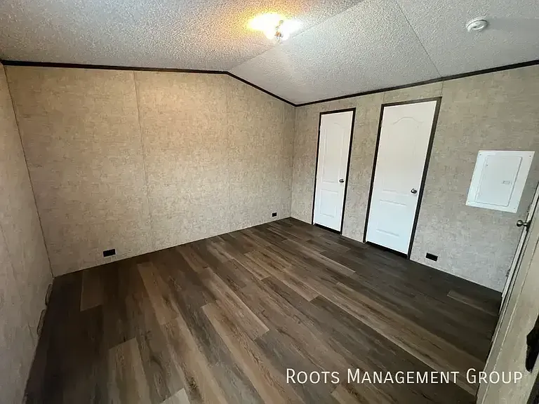 310 Scobey Ave #320 — Photo 9