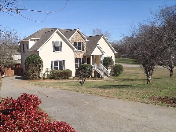 3rd image of 4627 Plantation Dr