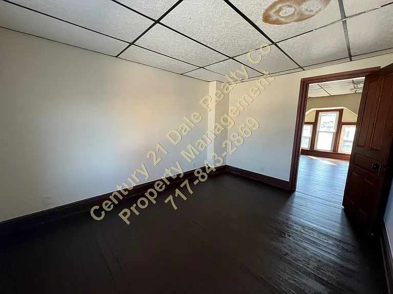 1305 N George St #2 — Photo 9
