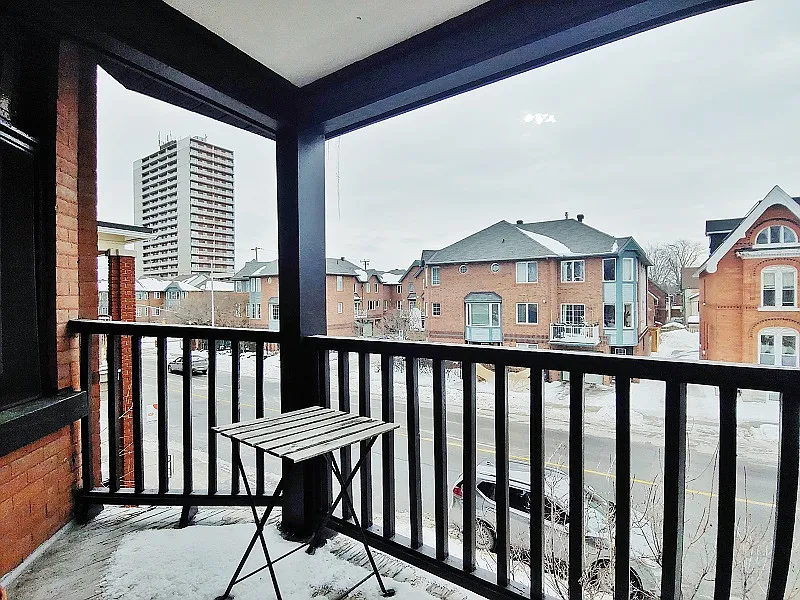 453 Somerset West- Unit 2 — Photo 4