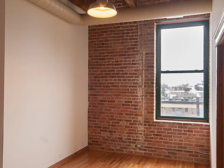 216 N May St #102 — Photo 10