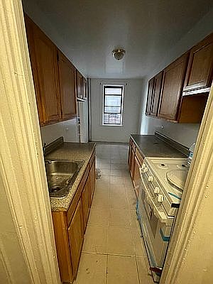 2nd image of 2233 Sedgwick Ave #4B